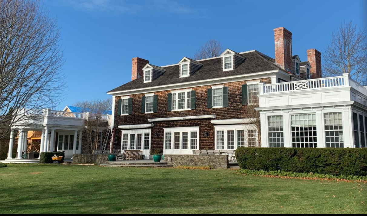 The backyard of a hamptons house